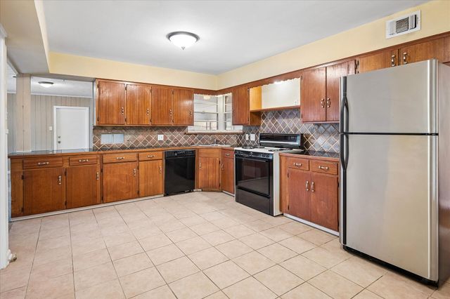 1631 Macmanus Drive, Dallas, TX 75228