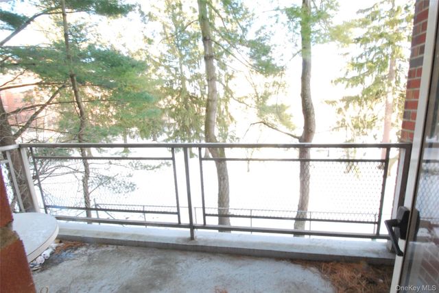 16 Lake Street 3F, White Plains, NY 10603