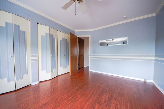 916 S Plum Grove Road 223, Palatine, IL 60067