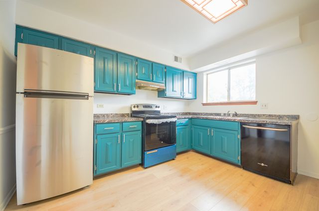 916 S Plum Grove Road 223, Palatine, IL 60067