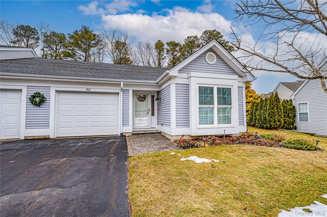 263 Glen Drive, Ridge, NY 11961