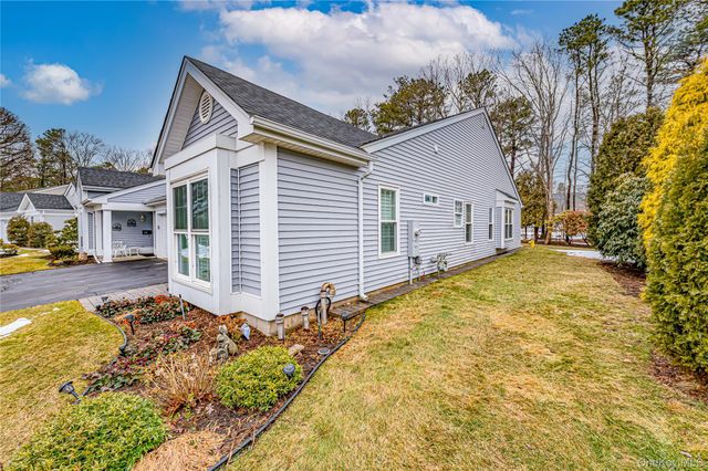 263 Glen Drive, Ridge, NY 11961