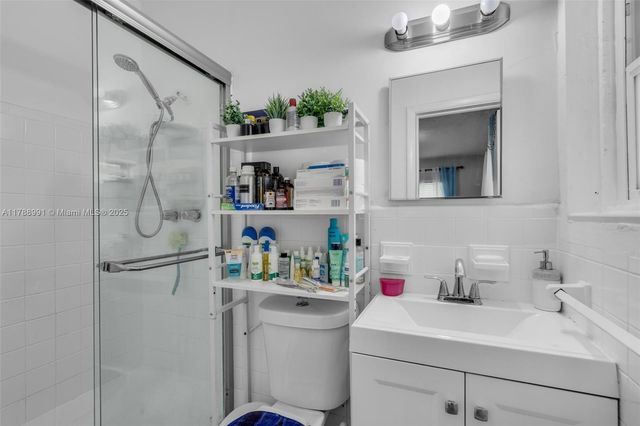 2740 NW 175th St, Miami Gardens, FL 33056
