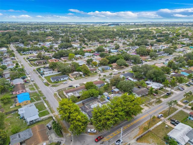2740 NW 175th St, Miami Gardens, FL 33056