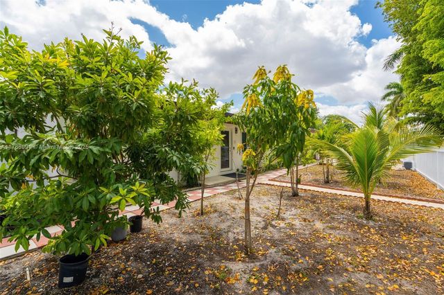2740 NW 175th St, Miami Gardens, FL 33056