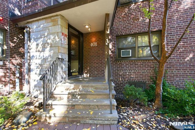 401 Park Place 1E, Fort Lee, NJ 07024