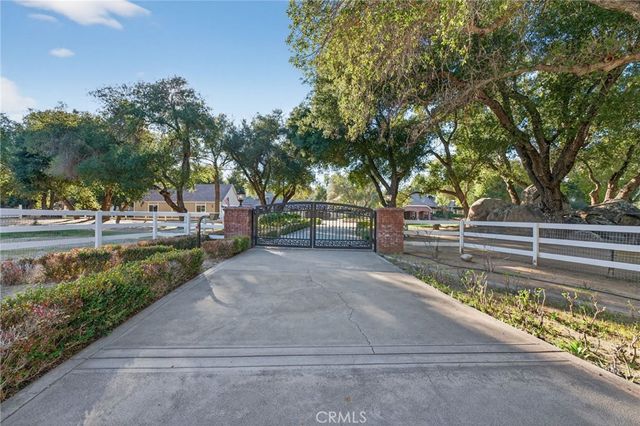 40833 Calle Bandido, Murrieta, CA 92562