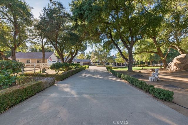 40833 Calle Bandido, Murrieta, CA 92562