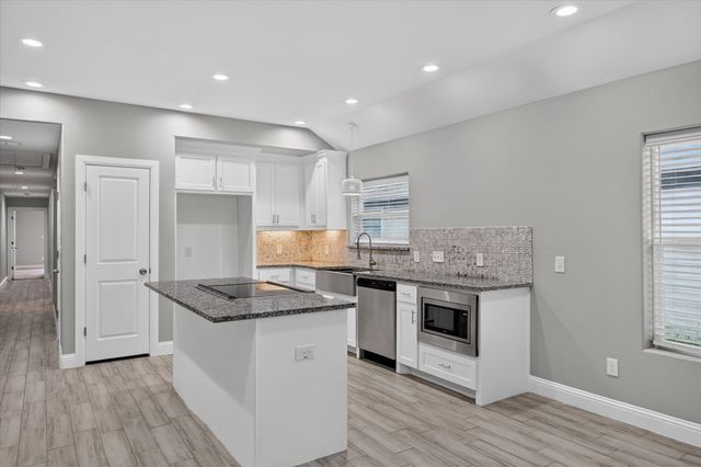608 E College Street 610, Sherman, TX 75090