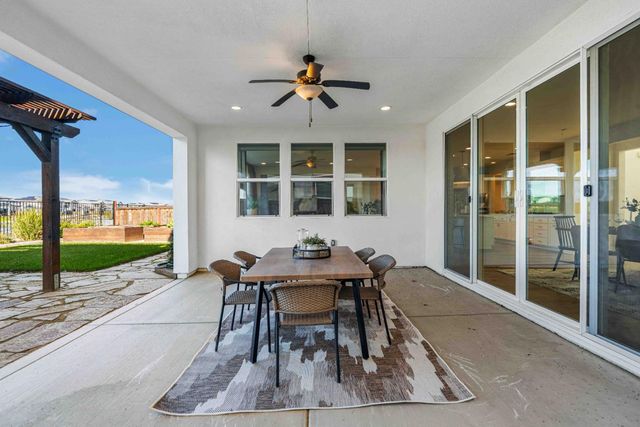 3267 Talbot Dr, Lathrop, CA 95330