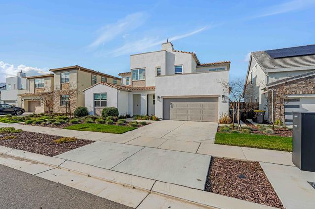 3267 Talbot Dr, Lathrop, CA 95330