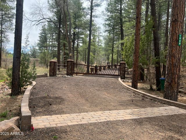 800 S 24TH Drive, Show Low, AZ 85901