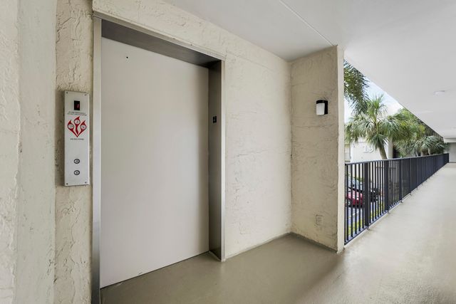 20 Royal Palm Way 204, Boca Raton, FL 33432