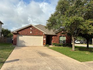 7702 Squirrel Hollow DR, Georgetown, TX 78628