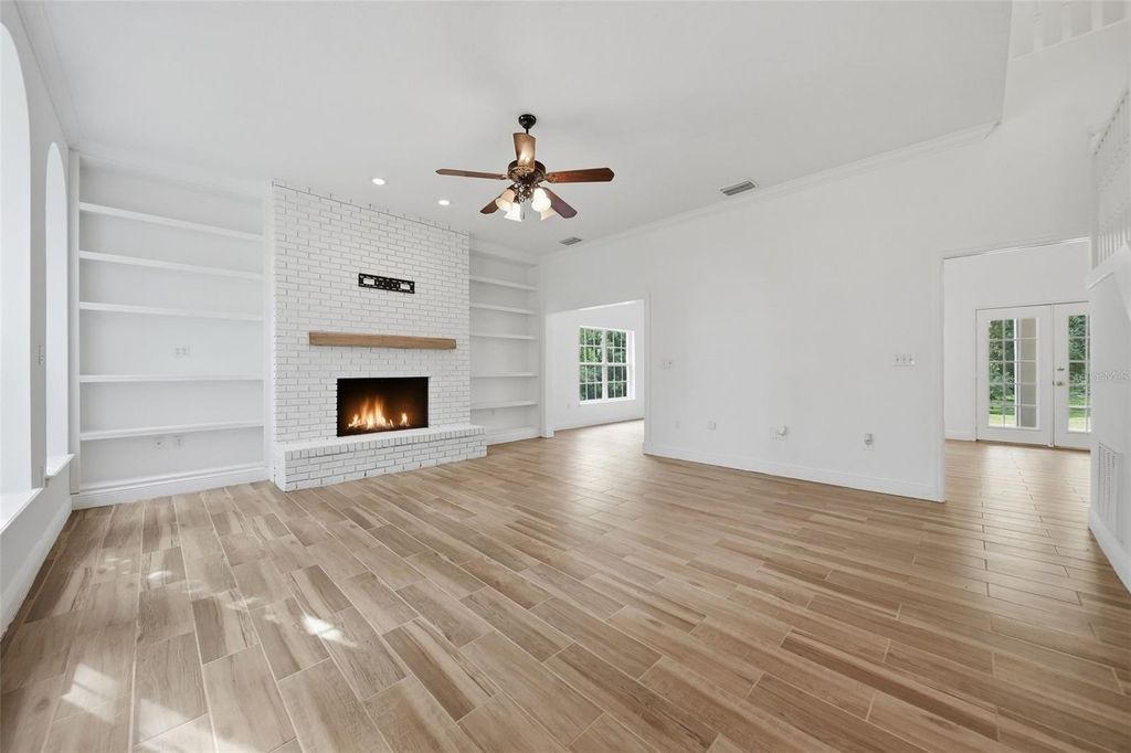 Image 8 of property listing at 4855 LILLIAN BLACK ROAD, St Cloud, FL 34771