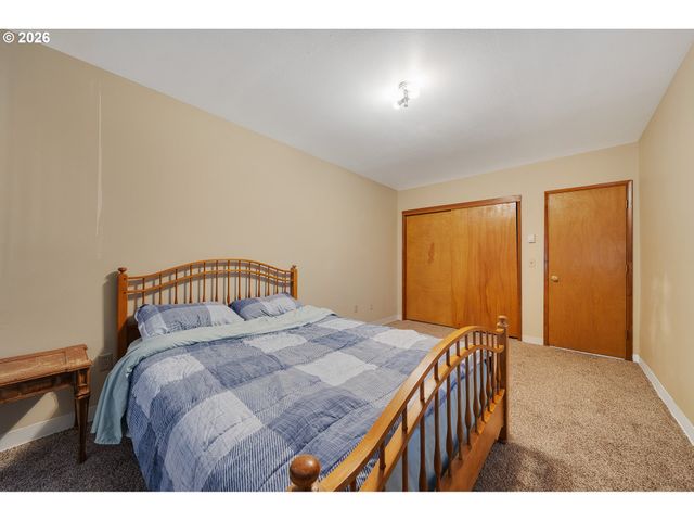 126 N HARBOR St, Rockaway Beach, OR 97136