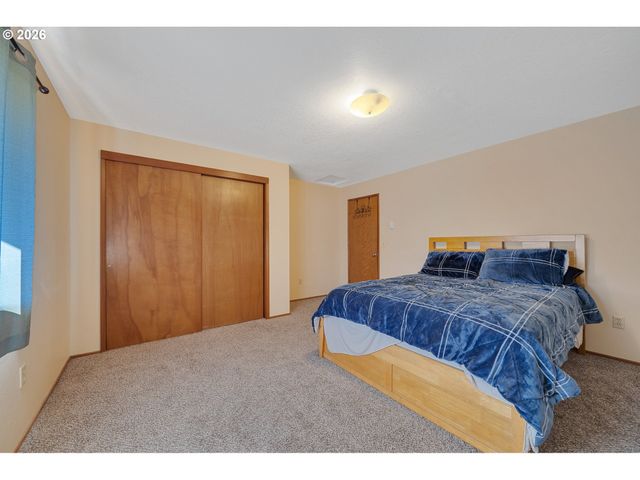 126 N HARBOR St, Rockaway Beach, OR 97136