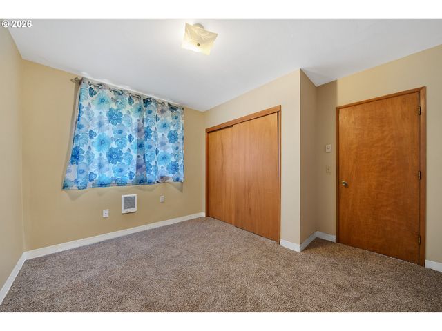 126 N HARBOR St, Rockaway Beach, OR 97136