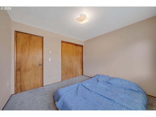 126 N HARBOR St, Rockaway Beach, OR 97136