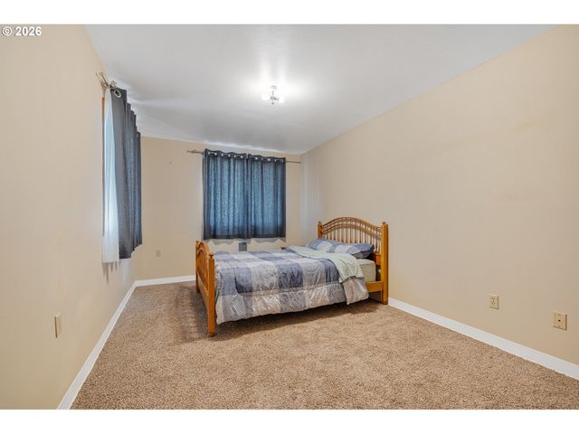 126 N HARBOR St, Rockaway Beach, OR 97136