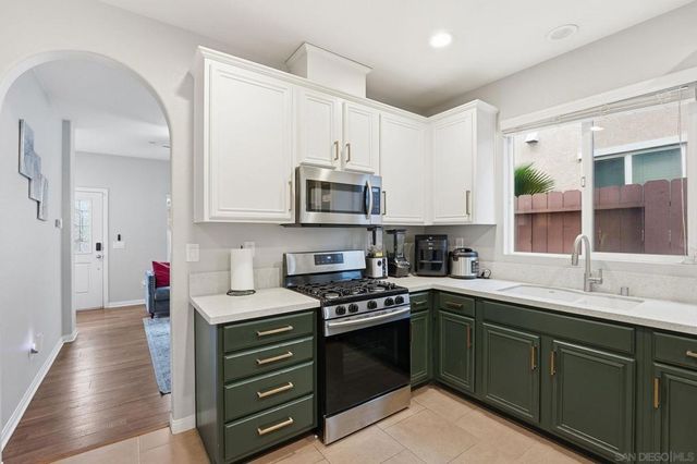 522 Mary Lane, El Cajon, CA 92021