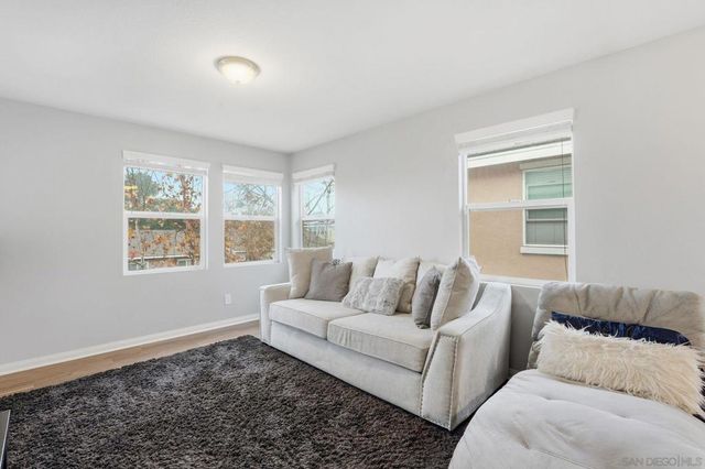 522 Mary Lane, El Cajon, CA 92021