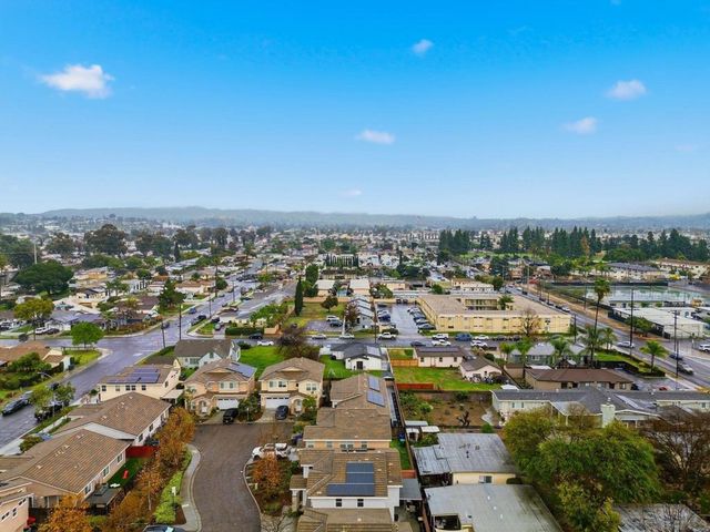 522 Mary Lane, El Cajon, CA 92021