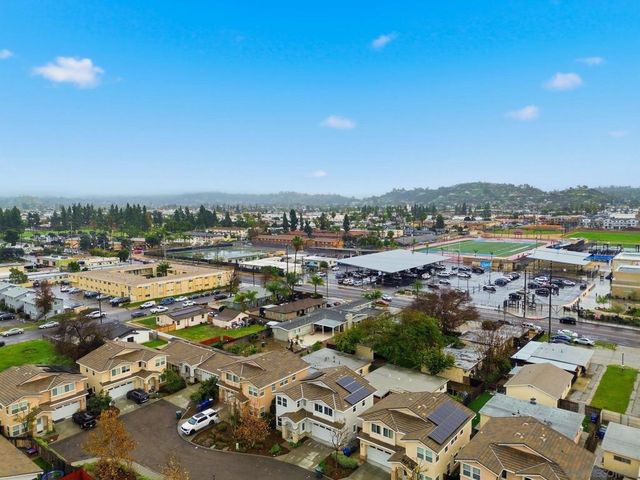 522 Mary Lane, El Cajon, CA 92021