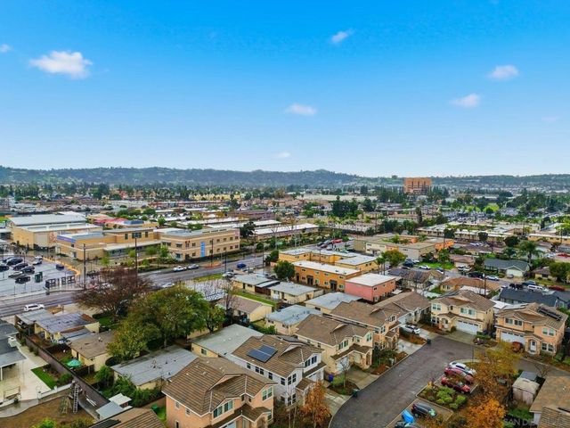 522 Mary Lane, El Cajon, CA 92021