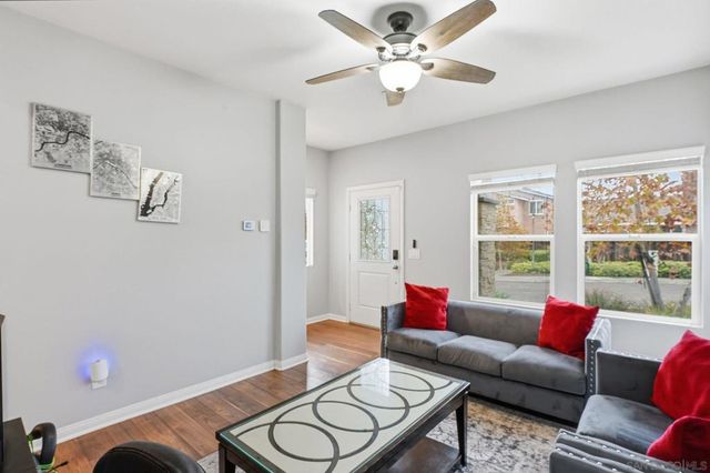 522 Mary Lane, El Cajon, CA 92021