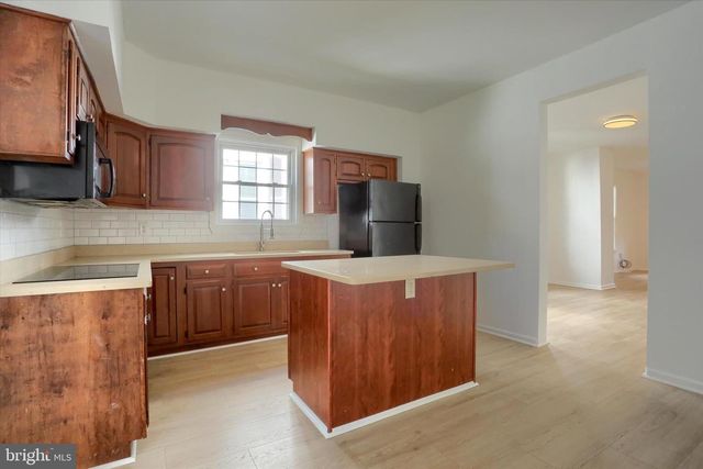 2745 BOAS ST, Harrisburg, PA 17103