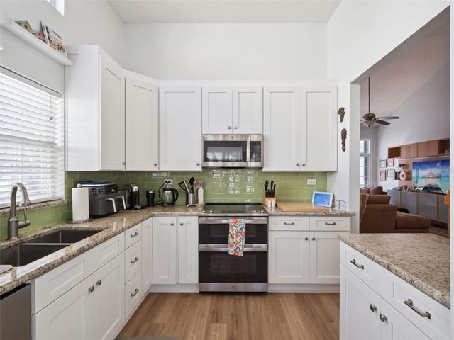 3779 HOLSTON WAY, Orlando, FL 32812