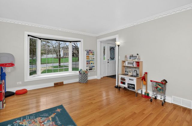 833 Brookside Drive, Bartlett, IL 60103