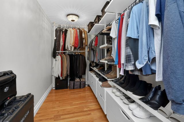 833 Brookside Drive, Bartlett, IL 60103