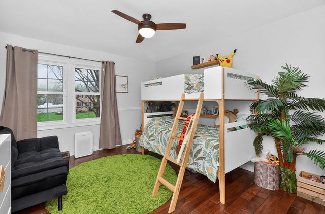 833 Brookside Drive, Bartlett, IL 60103