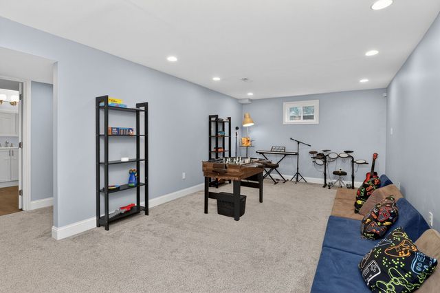 833 Brookside Drive, Bartlett, IL 60103