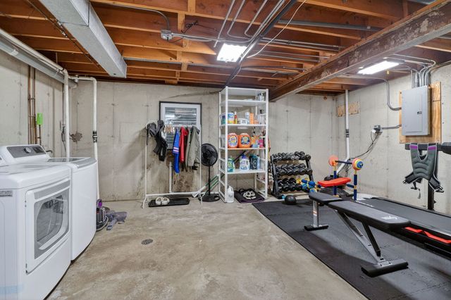 833 Brookside Drive, Bartlett, IL 60103