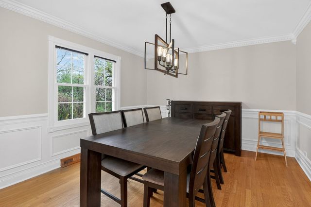 833 Brookside Drive, Bartlett, IL 60103