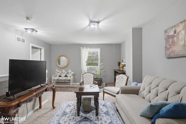 1439 Courtland Boulevard, Rochester Hills, MI 48307