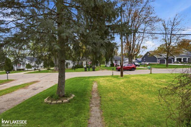 1439 Courtland Boulevard, Rochester Hills, MI 48307