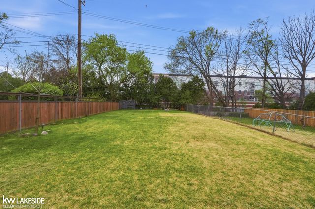 1439 Courtland Boulevard, Rochester Hills, MI 48307