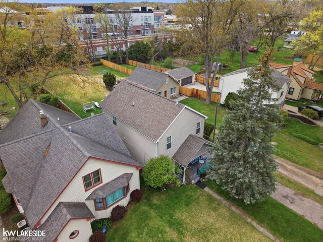 1439 Courtland Boulevard, Rochester Hills, MI 48307