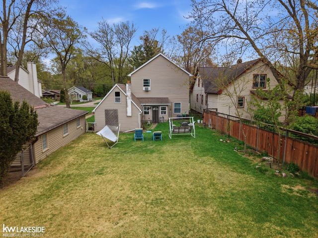 1439 Courtland Boulevard, Rochester Hills, MI 48307