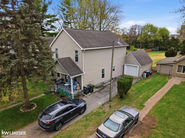 1439 Courtland Boulevard, Rochester Hills, MI 48307