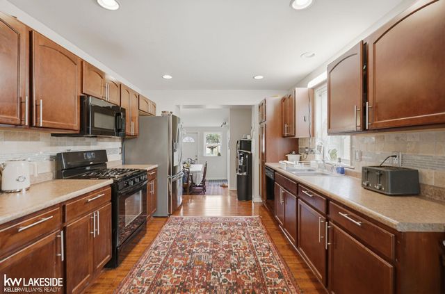 1439 Courtland Boulevard, Rochester Hills, MI 48307