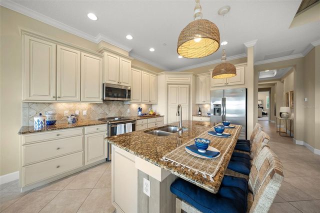 229 SAPPHIRE LAKE DRIVE 201, Bradenton, FL 34209