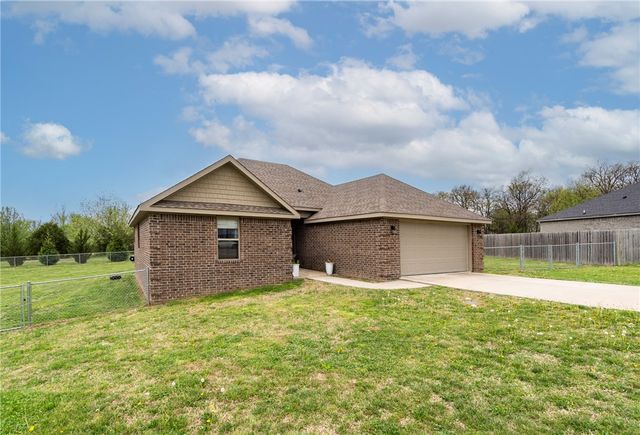 913 Windsor Court, Gentry, AR 72734
