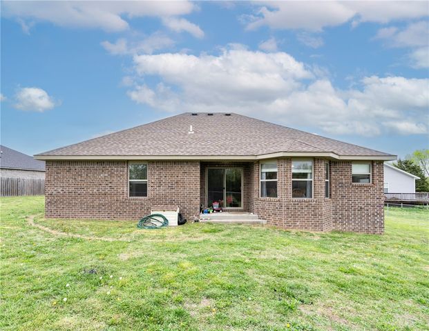 913 Windsor Court, Gentry, AR 72734