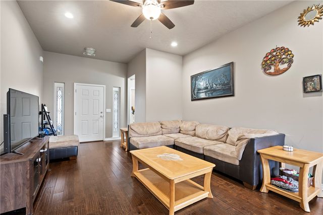 913 Windsor Court, Gentry, AR 72734