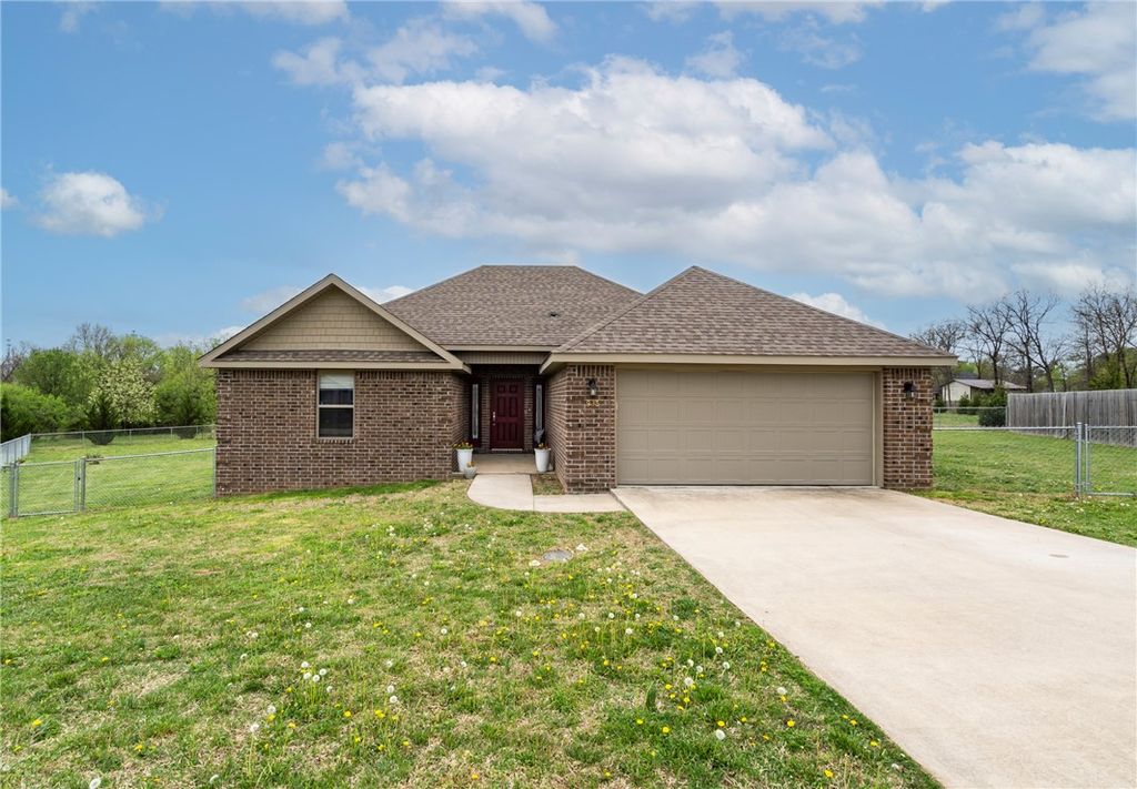 913 Windsor Court, Gentry, AR 72734